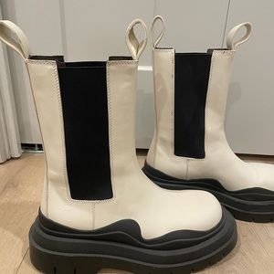 . Bottega Veneta Tire Boots - size 39 white
